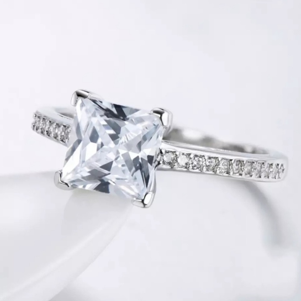 💍925 SILVER SQUARE DIAMOND ENGAGEMENT RING💍 - Picture 2 of 5